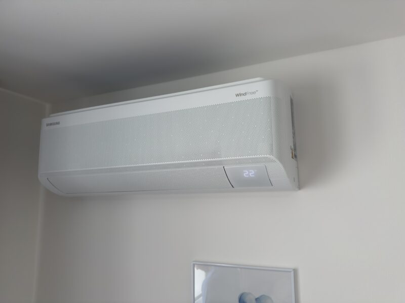 https://www.komfort-klima.cz/wp-content/uploads/2026/04/Samsung-WindFree-scaled.jpeg